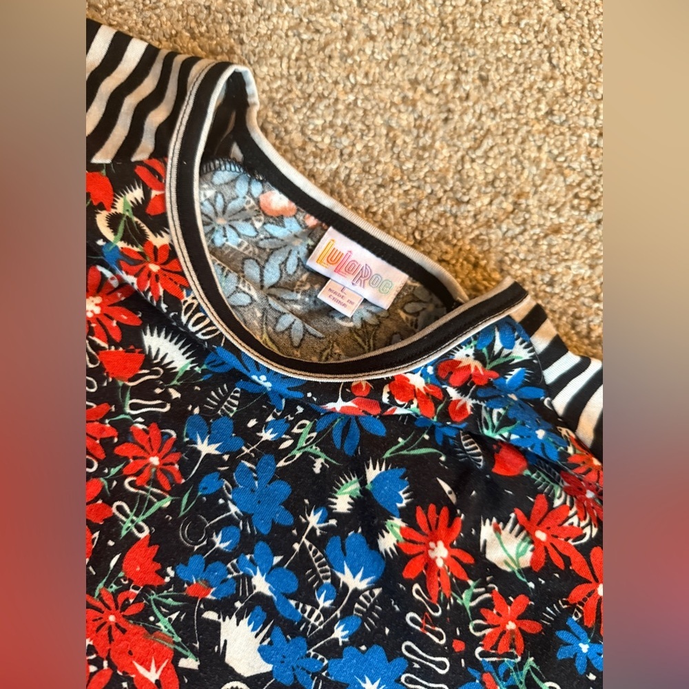 LuLaRoe Randy Top - Picture 3 of 3